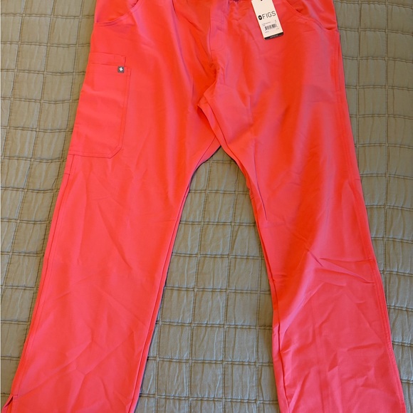 Figs set L Catarina top and XL Kade bottom - Picture 4 of 5